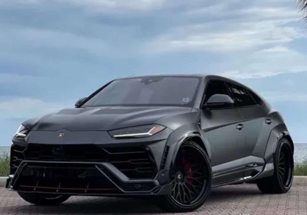 Lamborghini Urus Rental | Plush Houston Rentals
