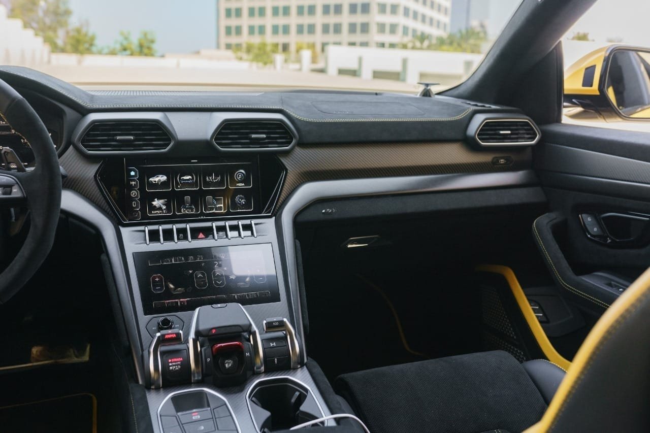 Lamborghini Urus Performante Rental | Plush Houston Rentals