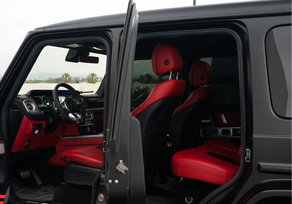 Black Mercedes-AMG G63 Rental | Plush Houston Rentals