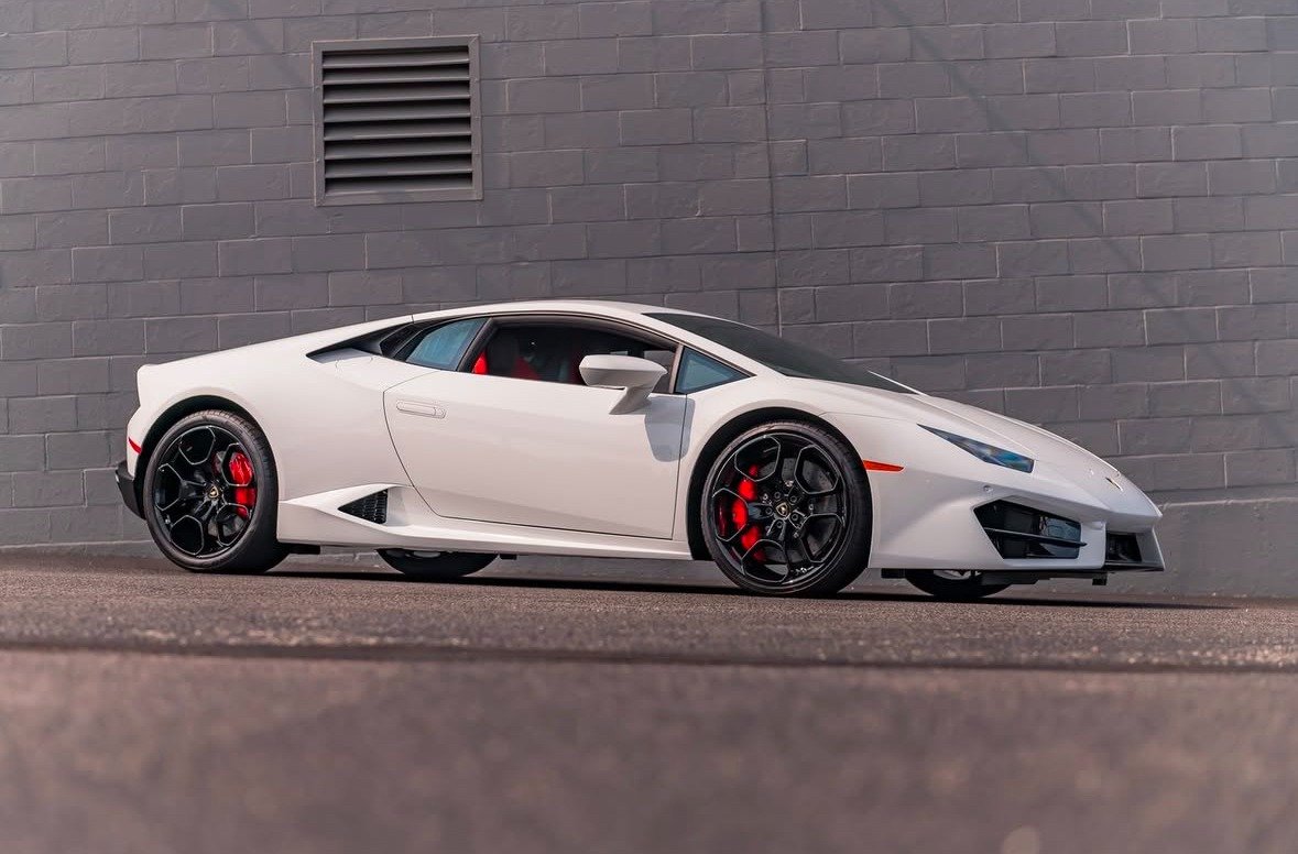 Lamborghini Huracan | Plush Houston Car Rentals