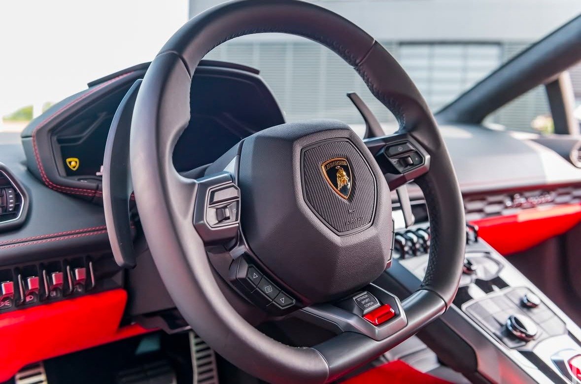 Lamborghini Huracan | Plush Houston Car Rentals