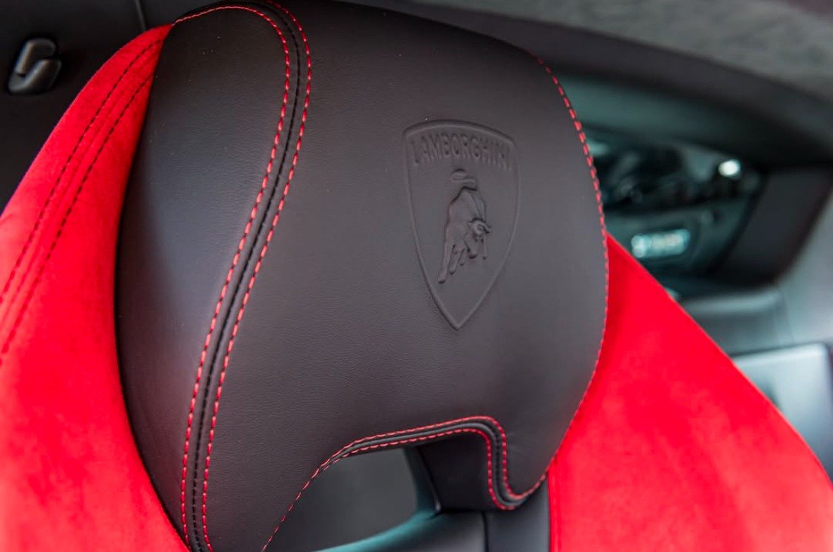 Lamborghini Huracan | Plush Houston Car Rentals